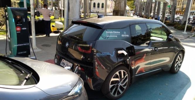 É INAUGURADO NO ESPÍRITO SANTO O PRIMEIRO POSTO DE RECARGA PARA CARRO ELÉTRICO