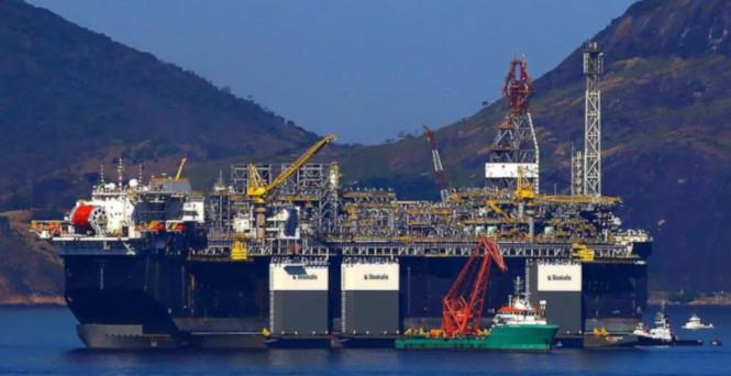 EM CARTA, ENGENHEIROS DA PETROBRAS DENUNCIAM ENTREGA DO PETRÓLEO BRASILEIRO