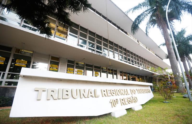 DISSIDIO COLETIVO : SEM ACORDO NO TRIBUNAL  TRABALHADORES AGUARDAM O JULGAMENTO