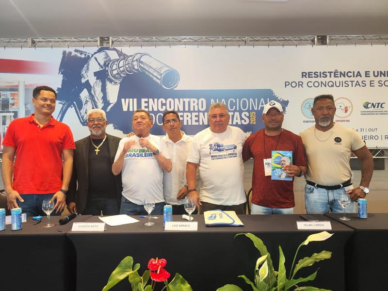 FRENTISTAS DE TODO O PAÍS DEFINEM PLANO DE AÇÃO